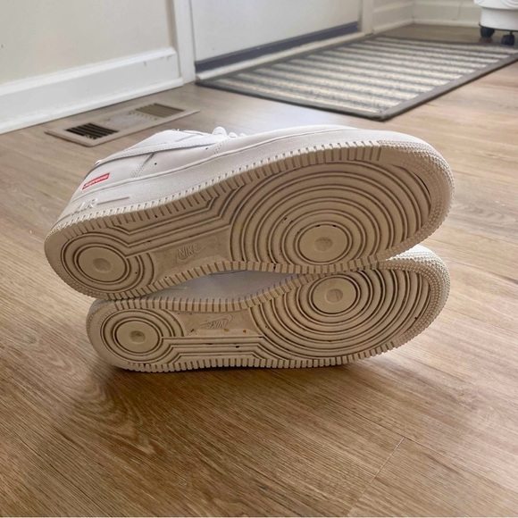 Nike Air Force 1 “Supreme” White size 10.5 used with box 📦 - Picture 5 of 6